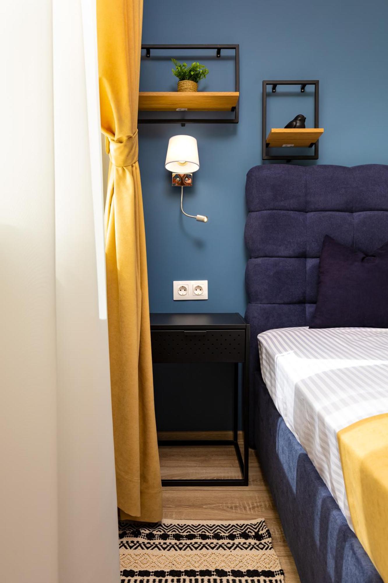 Kapana Guest House On Central Pedestrian Street With Parking Included Пловдив Стая снимка